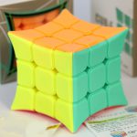 روبیک 3*3 وای جی قوس دار استیکرلس